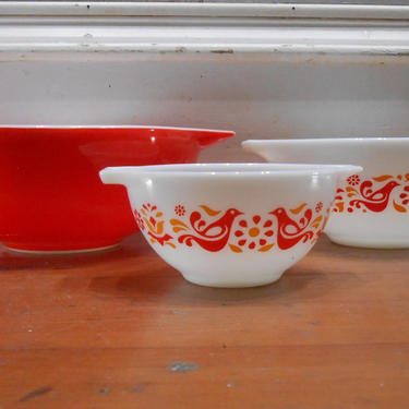 Vintage Pyrex Bowl Set of 3 Friendship Cinderella Pattern Three Mixing Bowls Servings Bowls Floral Flower Birds Red Orange #444 #443 #441 