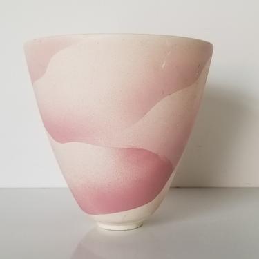 Vintage Lindy Pop Art Style Pink Pottery Vase. 