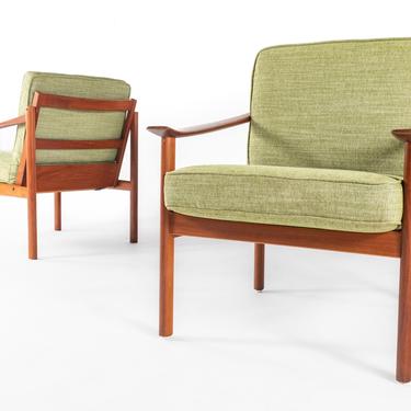 Set of Two ( 2 ) Danish Mid Century Modern Lounge Chairs in Teak by Peter Hvidt for Soborg 