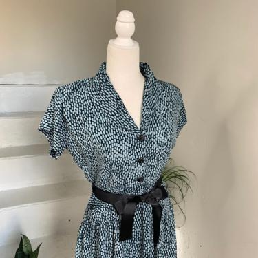 Darling 1940s Turquoise and Black Dash Dress Rayon Print Vintage 38 Bust 
