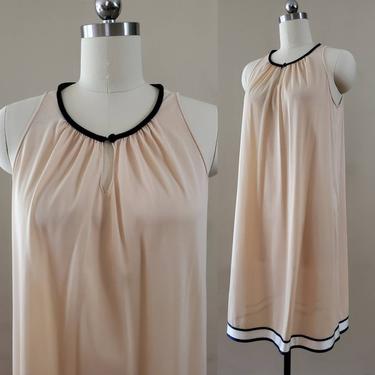 1970's Vanity Fair Nightgown in Color Block Pattern 70s Lingerie 70's Loungewear Women's Vintage Size Medium 