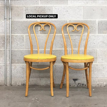 LOCAL PICKUP ONLY ———— Vintage Bentwood Chairs 