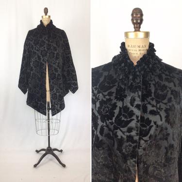 Vintage Victorian coat | Vintage black floral cut velvet cape | 1900s velvet jacket outerwear by BeeandMason