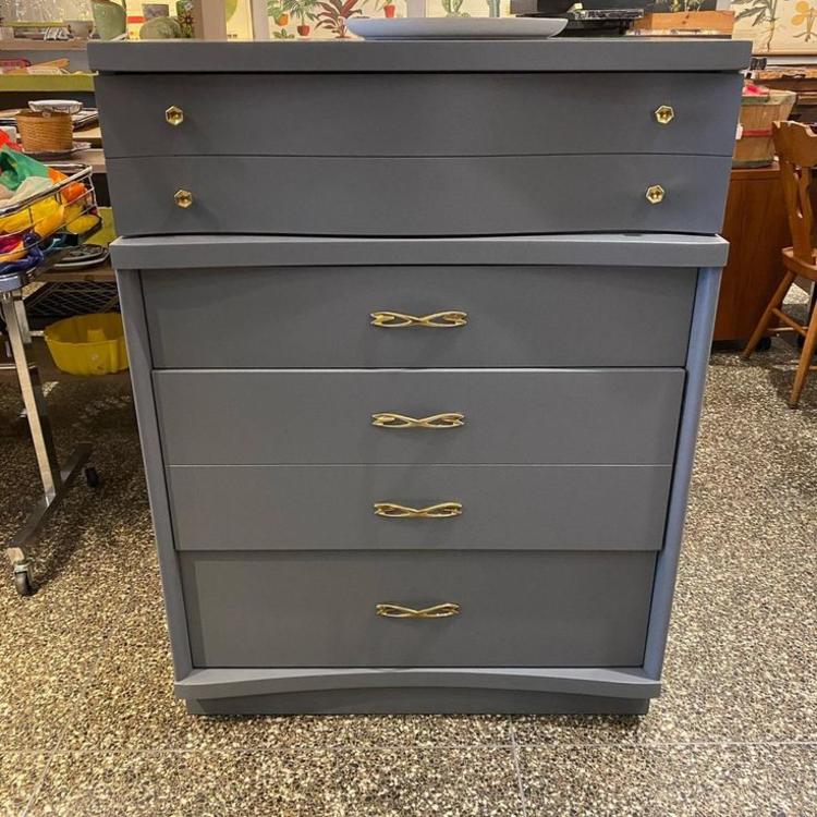 Midcentury modern chest of drawers, 18” x 32” x 43” 