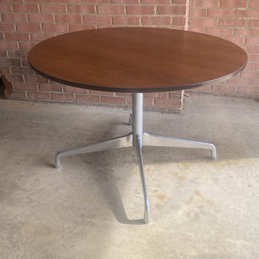 Rare Herman Miller Eames Round Dining Table in Walnut 