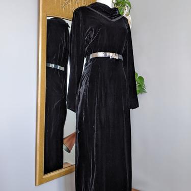 Vintage 1940's Femme Fatale Black Velvet Thigh High Slit Dress 