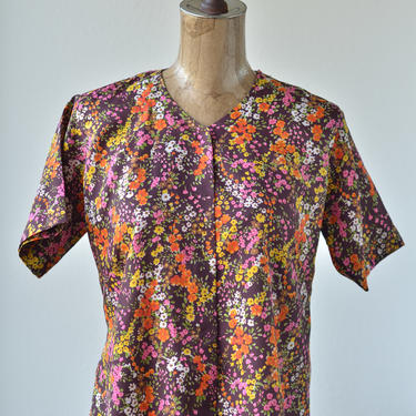 60s Vintage Brown Ditsy Calico Blouse Floral Mod Hippie Poly Snaps Flower Power Brown Burnt Orange Pink Yellow White Green Short Sleeve Top 