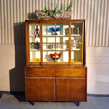 Mid Century China Hutch By Mengel