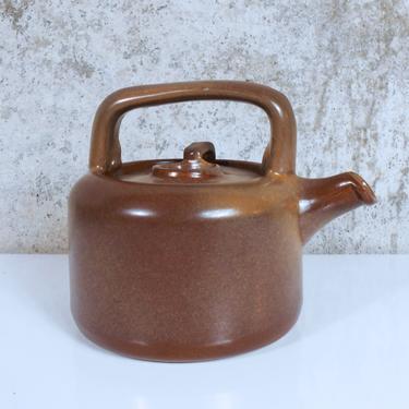 Small Pottery Teapot by Bennington Potters, Vermont - Design 1365n by David Gil 