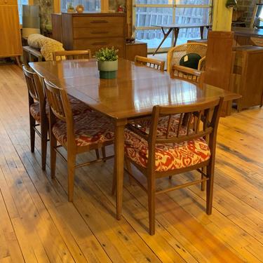 Mid-Century Dining Table w/ 2 Leaves &#038; Pads