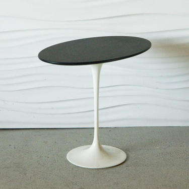 HA-UM014 Knoll Saarinen Oval Tulip Side Table
