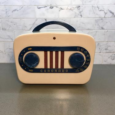 1947 Coronado Ivory Plaskon Racetrack Dial Radio, Art Deco 43-8190 