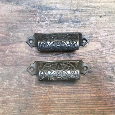 Pair of 1890s Cast Iron Victorian Eastlake Ornate Drawer Pulls 