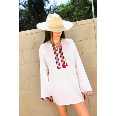 Romanian Hand Embroidered Shirt Mini Dress // vintage sun blouse tunic 1970s boho hippie cotton hippy white // O/S 