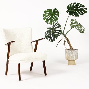 Danish Modern / Mid Century Mahogany Wingback Lounge / Arm Chair — Slagelse Møbelværk — Natural Bouclé 