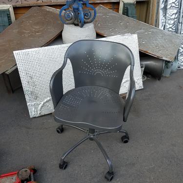 Metal modern rolling Chair