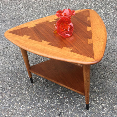 Lane Acclaim Guitar Pick Accent Table 