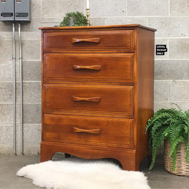 LOCAL PICKUP ONLY ———— Vintage Cushman Colonial Chest of Drawers 