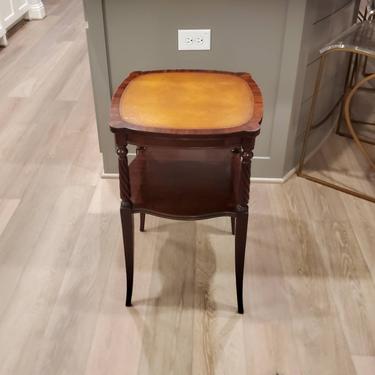 Vintage American Mid-Century Leather Top Mahogany Tiered Side Table by Weiman 