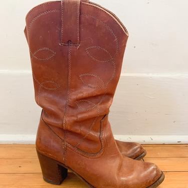 Vintage 1970s Brown Leather Cowboy / Cowgirl / Western Boots // size 7.5 