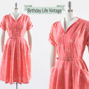 Vintage 1950s Dress | 50s Leaf Printed Salmon Pink Full Skirt Day Dress with Pockets (medium) 