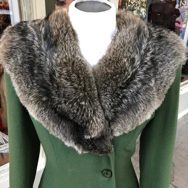 40’s-50’s green wool coat with Coyote fur collar~ size small/ petite 1940’s style 1950’s fitted wrap waist 