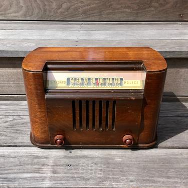 1946 Bendix 0526E Walnut AM Radio, Serviced 