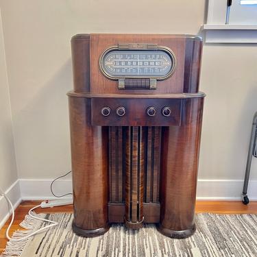 1940 RCA 3-Band Console Radio, AM + 2 Shortwave, Elec Restored. Shipping EXTRA 