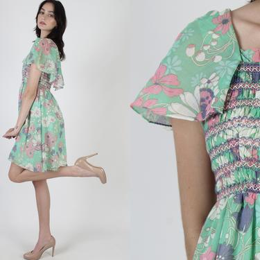 Pastel Floral Flutter Sleeve Dress / Smocked Waist And Bust Dress / 70s Green Zip Up Dress / Vintage 70s Prairie Garden Boho Mini Dress 