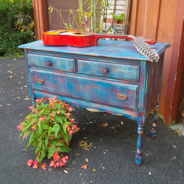 Buffet /Sideboard Vintage Beach House Distressed Finish Poppy Cottage Painted Vintage Furniture 