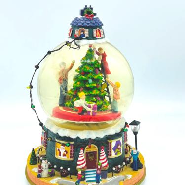 Vintage Neiman Marcus Dept 56 Year 2000 Snow globe - Decorating the Christmas  Tree 