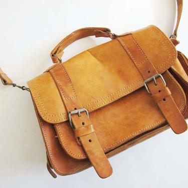 Vintage Leather Satchel School Bag - 70s Brown Leather Messenger Shoulder Bag - Carry On Overnight Bag - Vintage Travel Bag Crossbody 