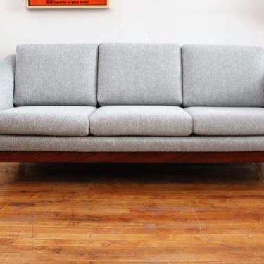 Danish Papa Bear Style Sofa