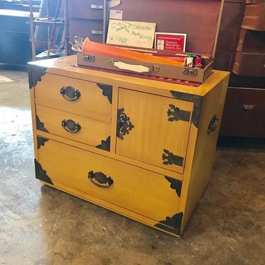Mid Mod Tansu chest of drawers, by Thomasville $150