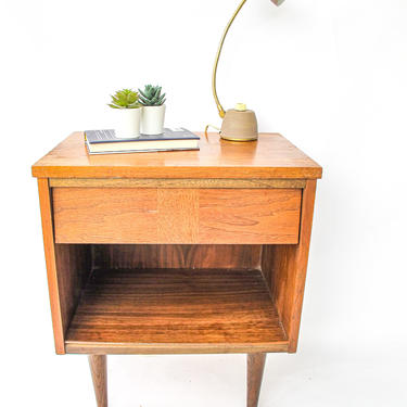Mid-Century Modern Side Table With Drawer 