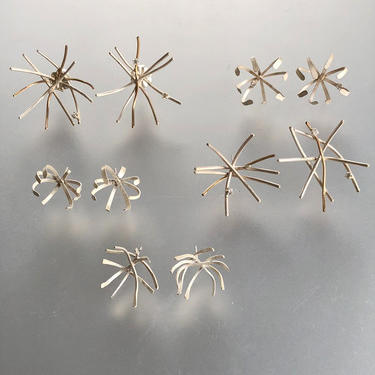 Small Cleome earrings