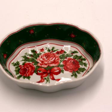 vintage Lefton Christmas or Holiday soap dish/green red soap dish/made in Japan/1990 