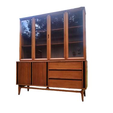 Free and insured shipping within US - 1960s Vintage Mid Century Modern Buffet or Hutch One Piece by Dillingham 