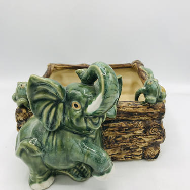 Vintage Majolica  Green planter cute  Lucky Elephant and Frogs on the rim-Great condition 8&quot; 