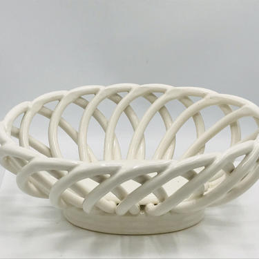 Vintage White Lattice  Oval Open Weave Bread Basket or Fruit Bowl Pottery 9&quot;- Nice Condition 