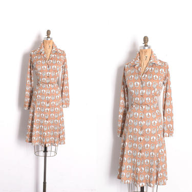 Vintage 1970s Dress / 70s Antique Padlock Print Shirtdress / Tan ( medium M ) 