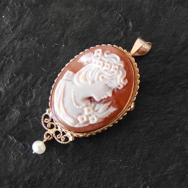 14 K Carved Stone Cameo Pendant/ Brooch with Pearl 