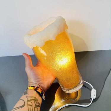 Vintage Giant Foaming Beer Pint Lamp