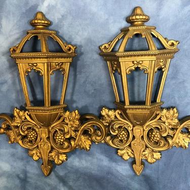 Vintage 24&quot; Pair of Gold Plastic Homco Lantern Planter Wall Hanging, 1970s Kitsch Grape Leaves Bouquet 