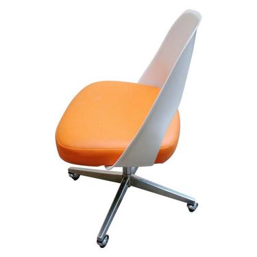Free Shipping Within US - Knoll Saarinen Executive Side Chair with Casters in Orange and White 