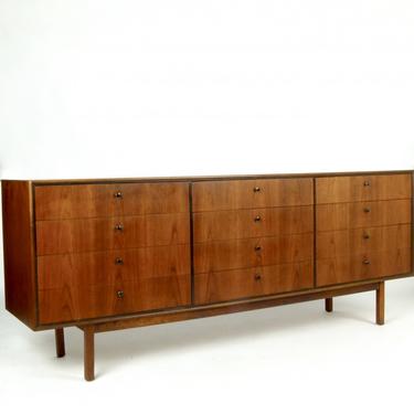 1960s 12-Drawer Dresser in Walnut