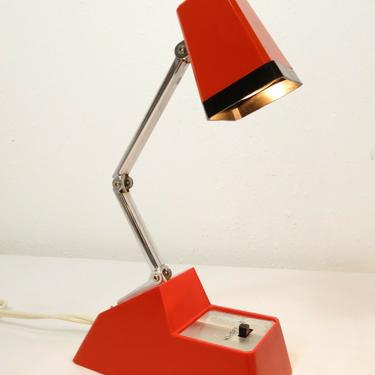 VTG Mid Century MOD RED SPACE AGE PLASTIC DESK TABLE LAMP Adjustable Light RETRO