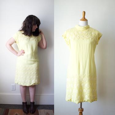 Vintage 1960s Yellow Lace Trim Shift Dress 