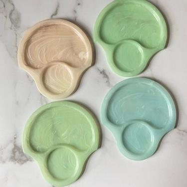 Vintage Mid Century Modern Plastic Snack Plates, set of 4 from Nu-Dell Plastics in swirled pastel colors 