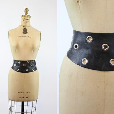 1980s wide kidney grommet leather belt small medium | new in 